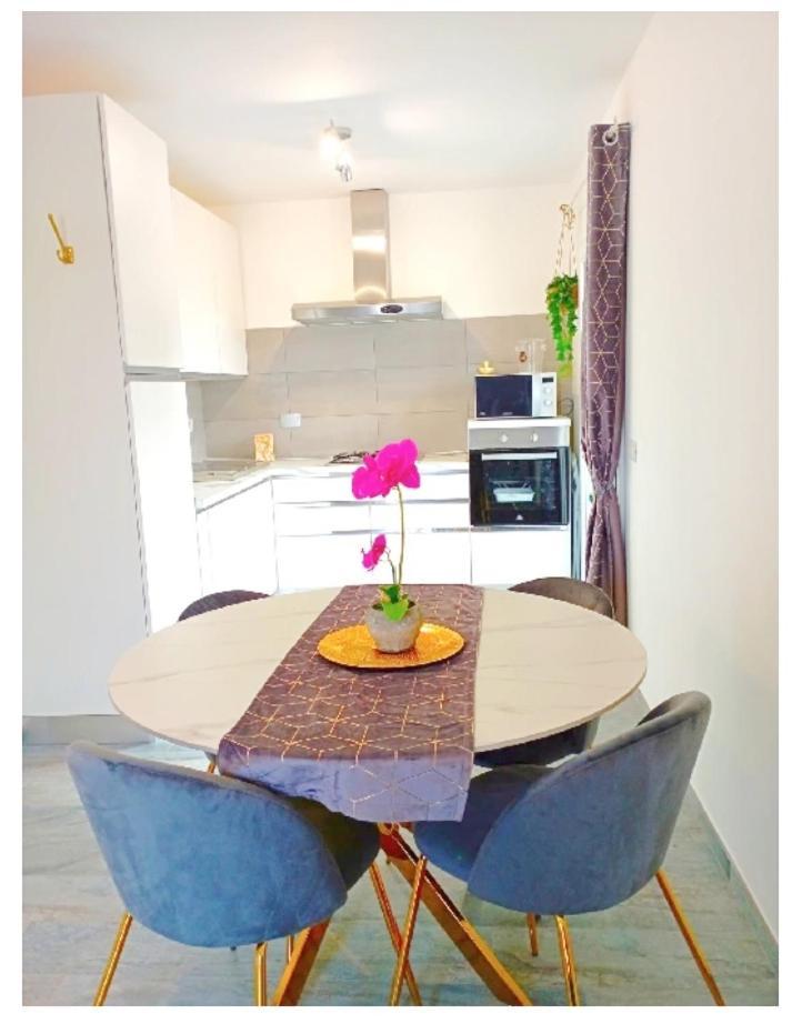 Chic Apartment Fiumicino Luaran gambar